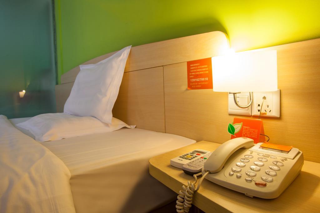 7Days Inn Guangzhou Jingxi Nanfang Hospital Subway Station Room photo